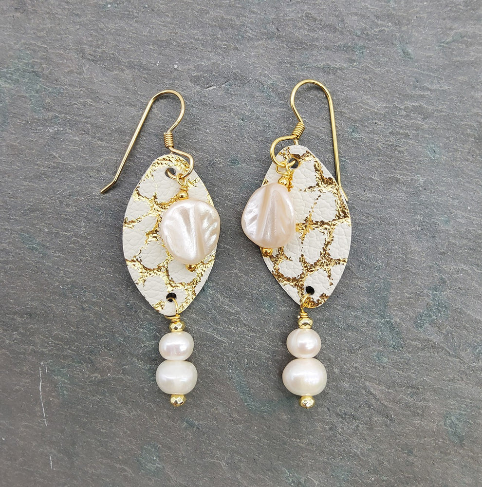Leather & Freshwater Peal Earrings