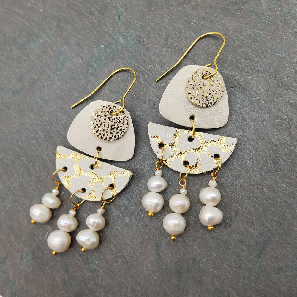 Leather & Freshwater Peal Earrings