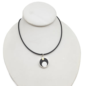
            
                Load image into Gallery viewer, Black White and Brass Circle Necklace
            
        