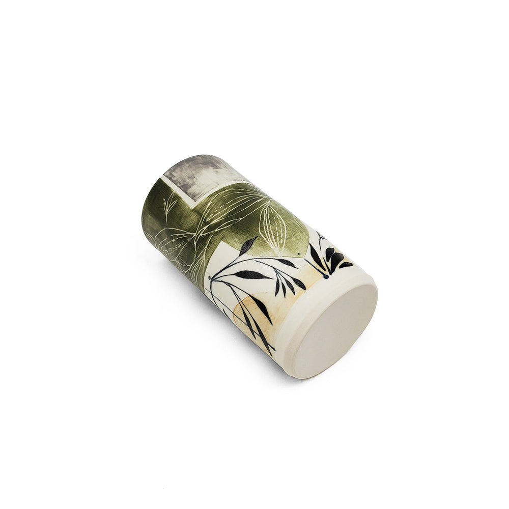 
            
                Load image into Gallery viewer, Botanical White and Green Tumbler
            
        