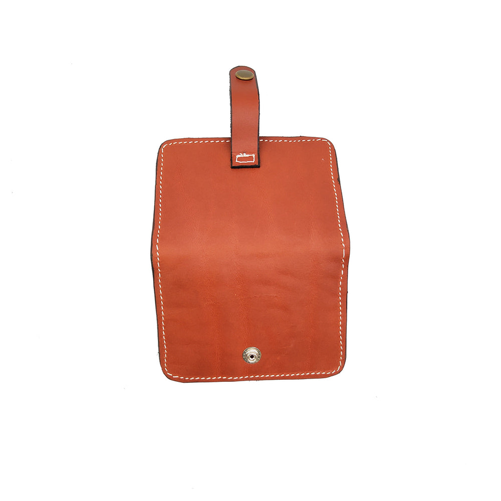 
            
                Load image into Gallery viewer, Light Brown Small Leather Wallet
            
        