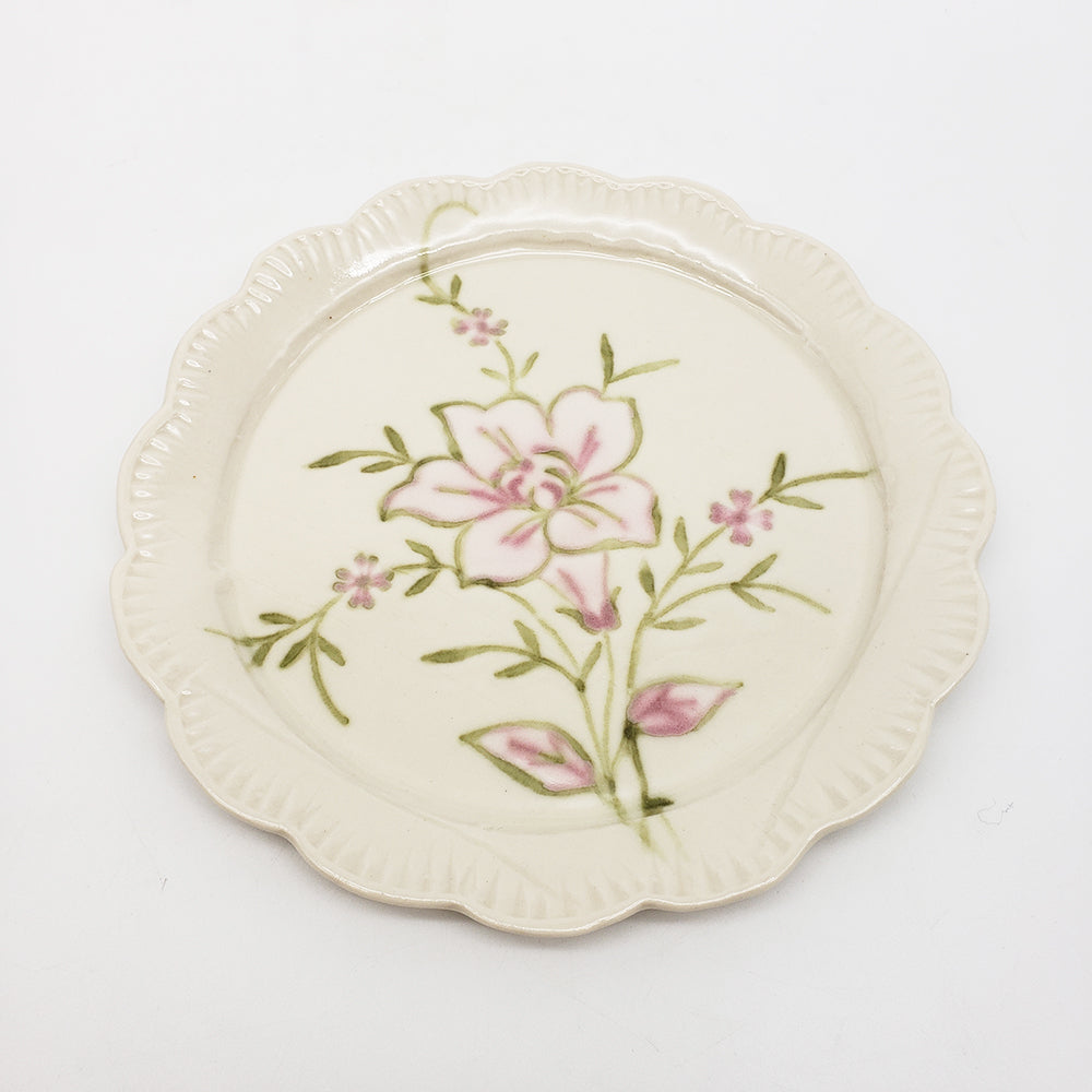 
            
                Load image into Gallery viewer, Pink and White Floral Plate
            
        